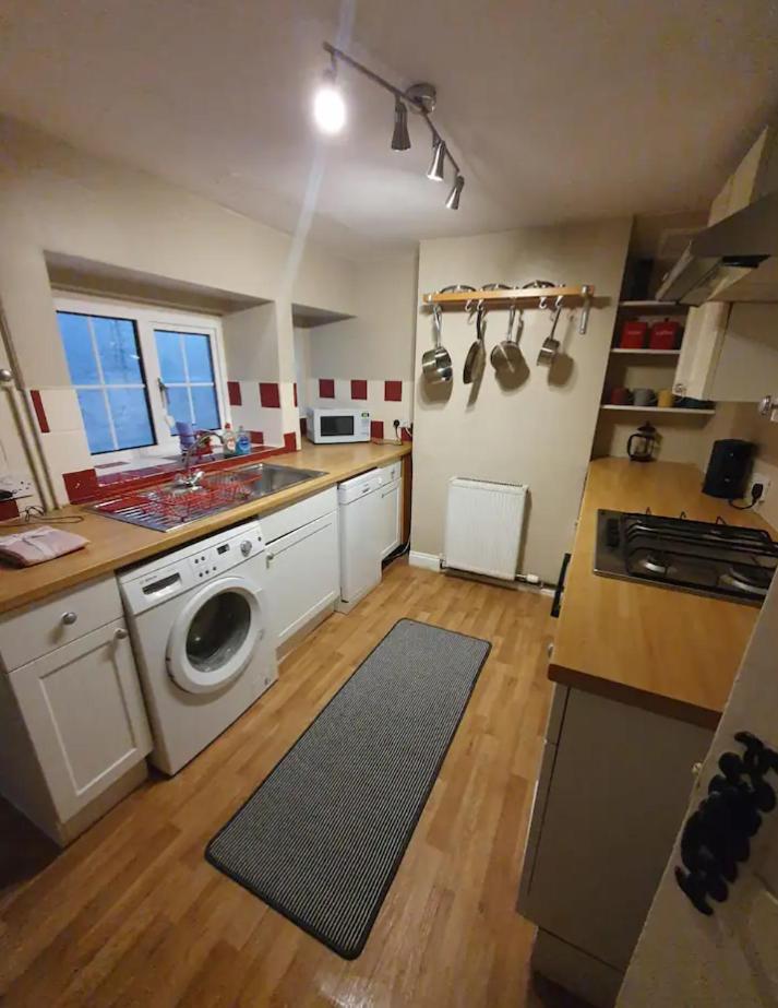Beautiful Townhouse Next To Royal Victoria Park And Botanical Gardens Within Easy Walking Distance To Bath City Centre ภายนอก รูปภาพ