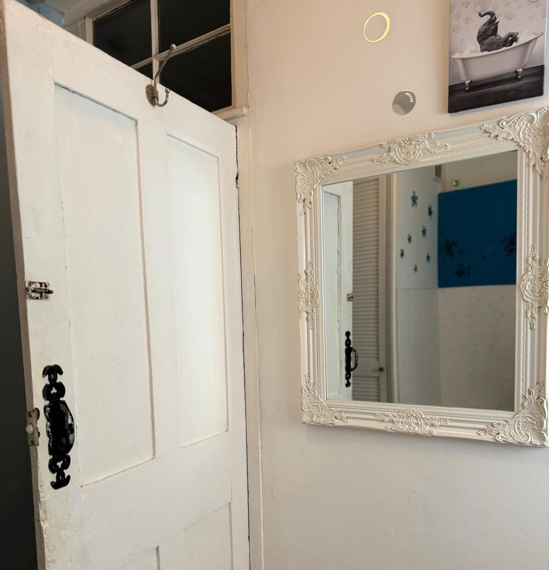 Beautiful Townhouse Next To Royal Victoria Park And Botanical Gardens Within Easy Walking Distance To Bath City Centre ภายนอก รูปภาพ